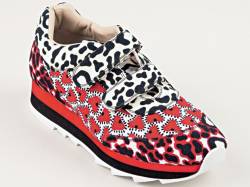 Le-nuove-sneakers-di-Stella-McCartney-oggetto-editoriale-620x465 stella-mc-cartney donna,uomo,borse , accessori , scarpe, abbigliamento,stock,ingrosso,stella mc cartney